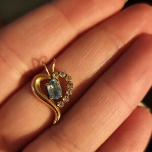 Elegant Gold and Aquamarine Pendant